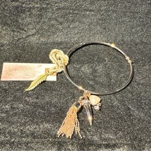 NWT Jessica Simpson Rose Gold colored Charm Bangel Bracelet Boho Hippie Feather